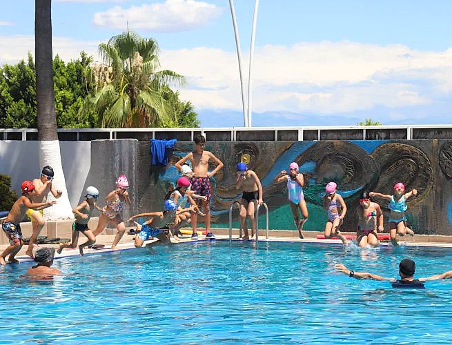 Açık Yüzme Havuzu